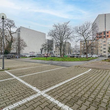 Natural-Style Apartment In The Centre Of Bratislava Buitenkant foto