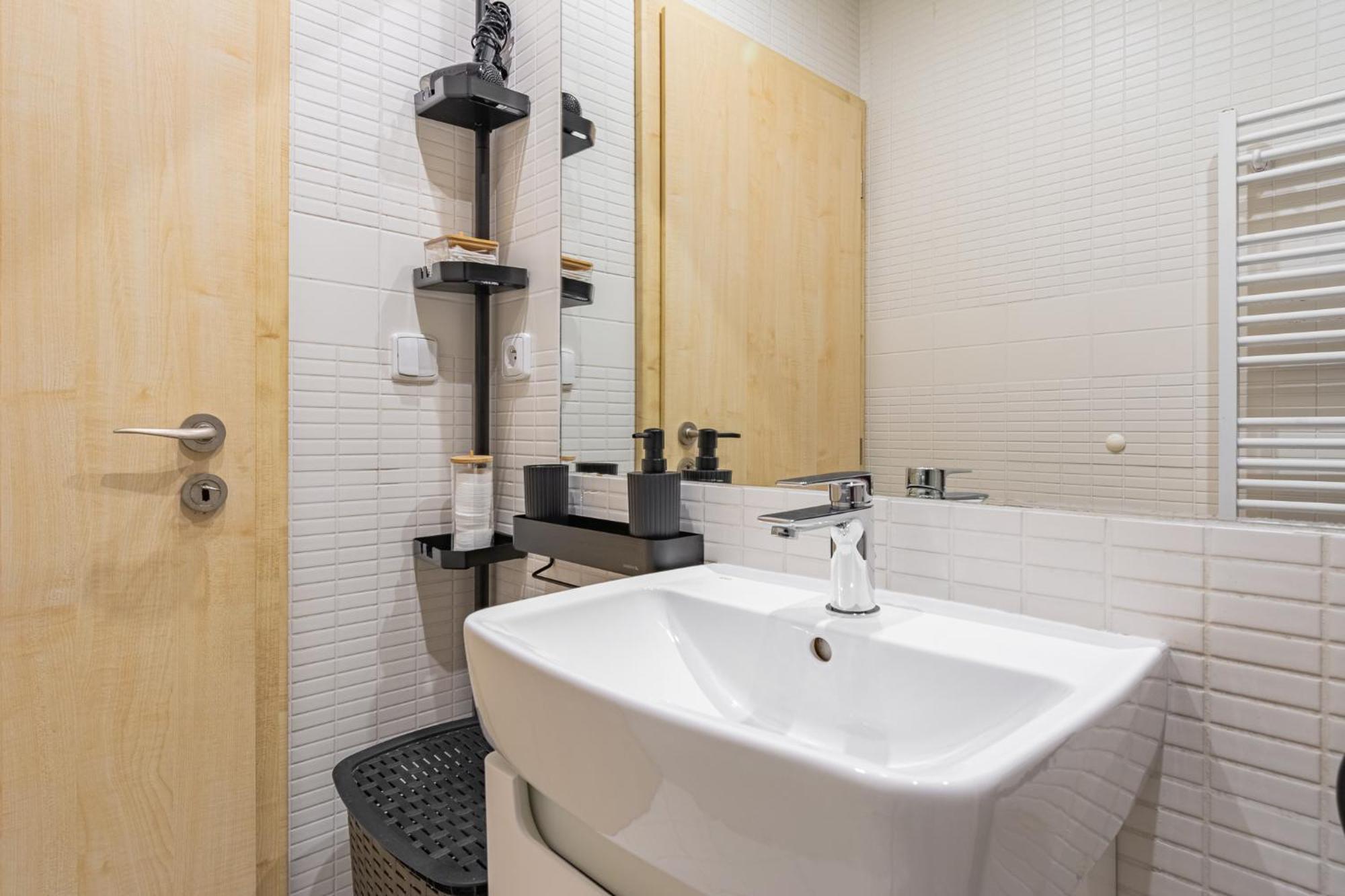 Natural-Style Apartment In The Centre Of Bratislava Buitenkant foto